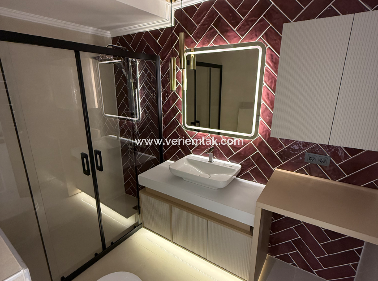 Near Göztepe Stadium On The Street With Full Renovation And Elevator Parking Lot