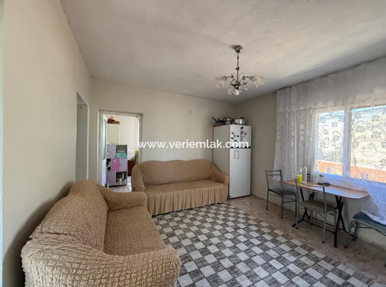 1/2 Share Detached House For Sale In Seferihisar Ulamış Village Center