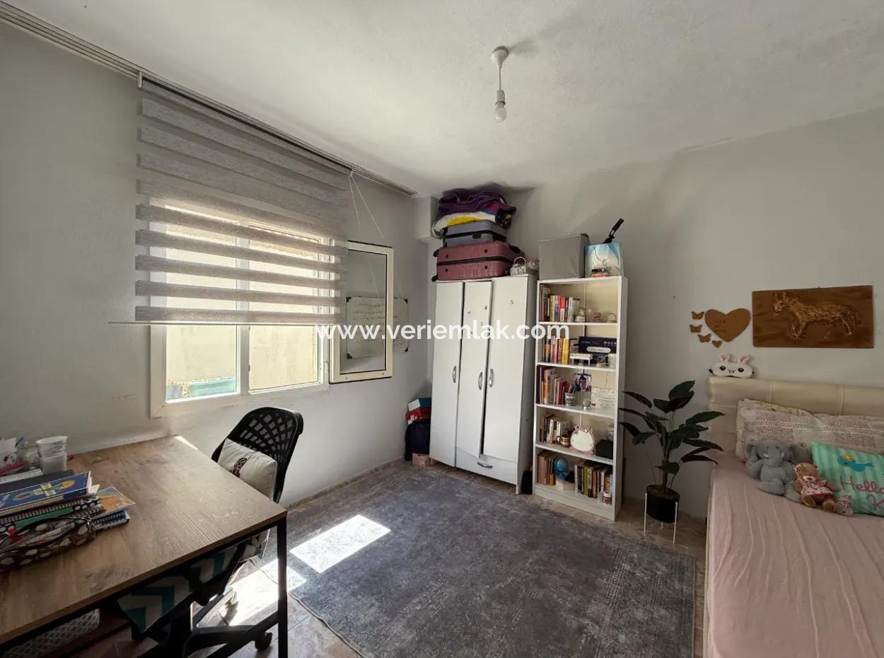 1/2 Share Detached House For Sale In Seferihisar Ulamış Village Center