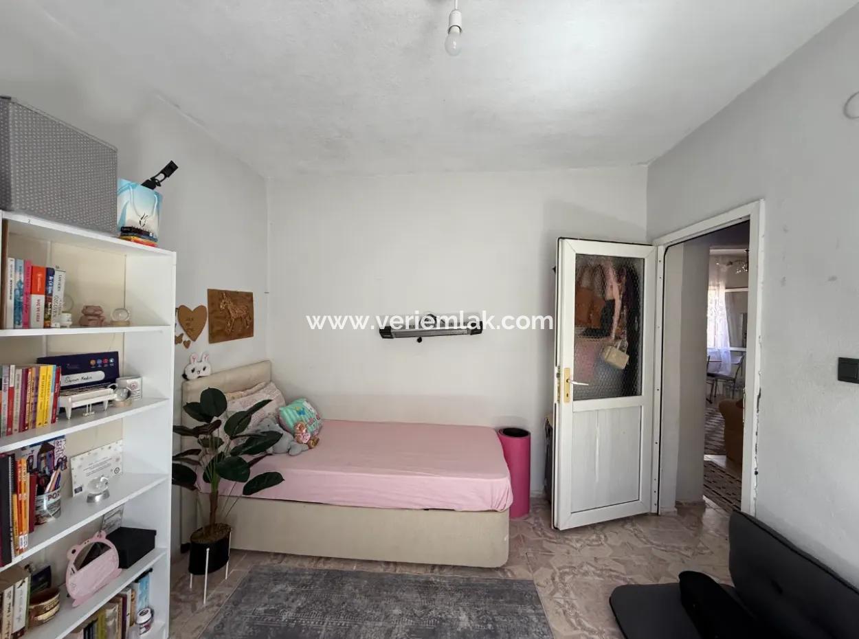 1/2 Share Detached House For Sale In Seferihisar Ulamış Village Center