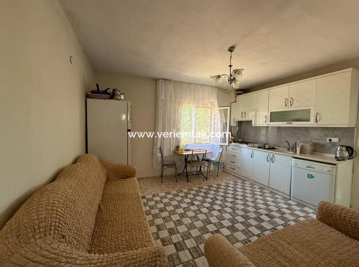 1/2 Share Detached House For Sale In Seferihisar Ulamış Village Center