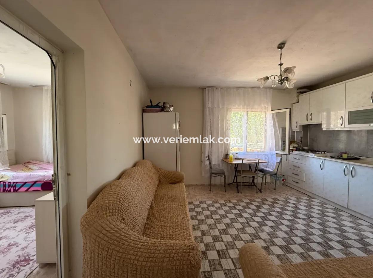 1/2 Share Detached House For Sale In Seferihisar Ulamış Village Center