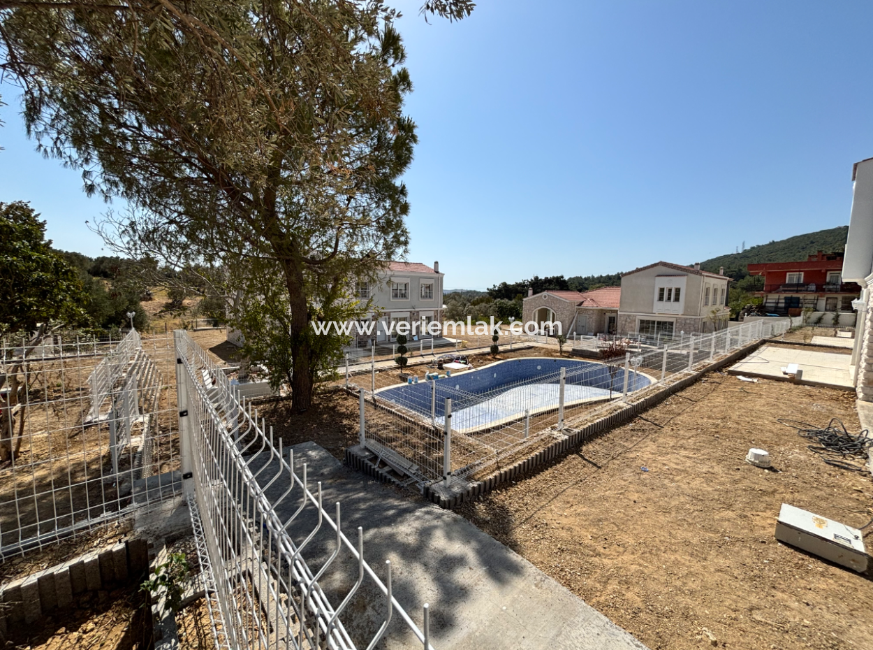 3 1 Flats For Sale In Modern Architectural Duplex In Seferihisar İhsaniye Village