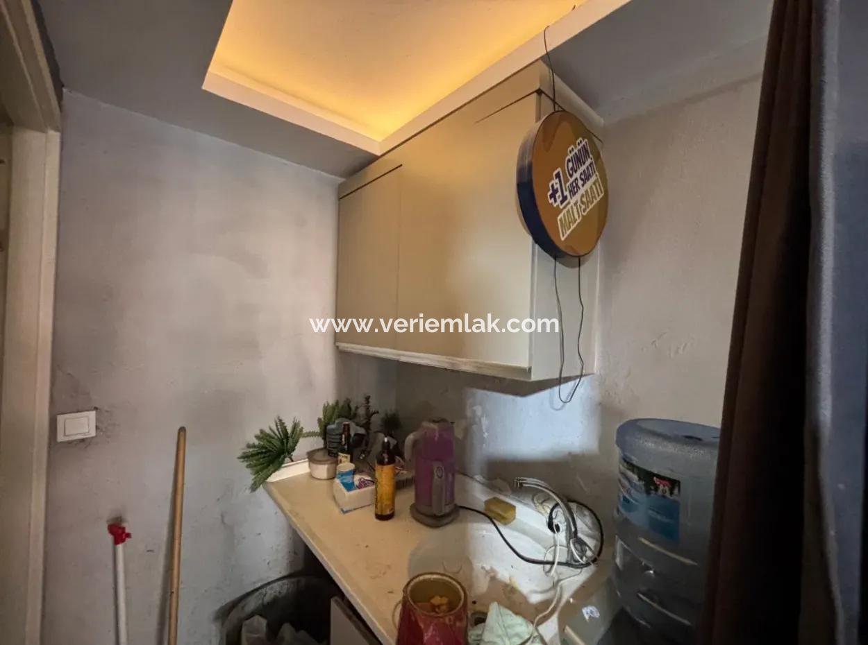 Alsancak Kahramanlar Akıncılar Cadesi 35M2 Wc Automatic Shutter Shop For Rent