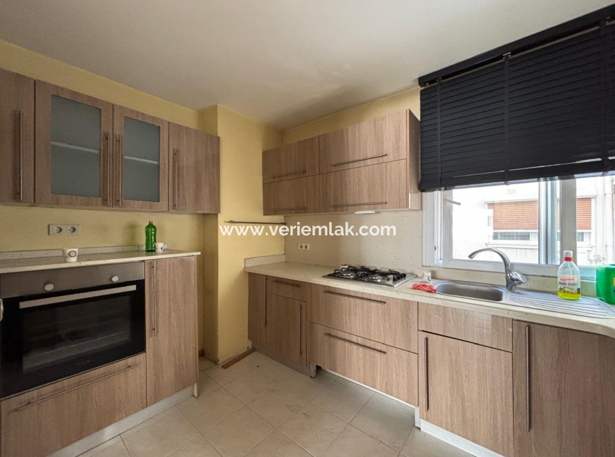 3 1 – 140 M² Flat For Rent In Alsancak – Cumhuriyet Boulevard, In A Gated Complex Close To The Promenade
