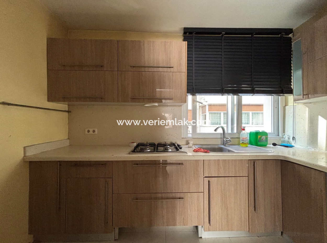 3 1 – 140 M² Flat For Rent In Alsancak – Cumhuriyet Boulevard, In A Gated Complex Close To The Promenade