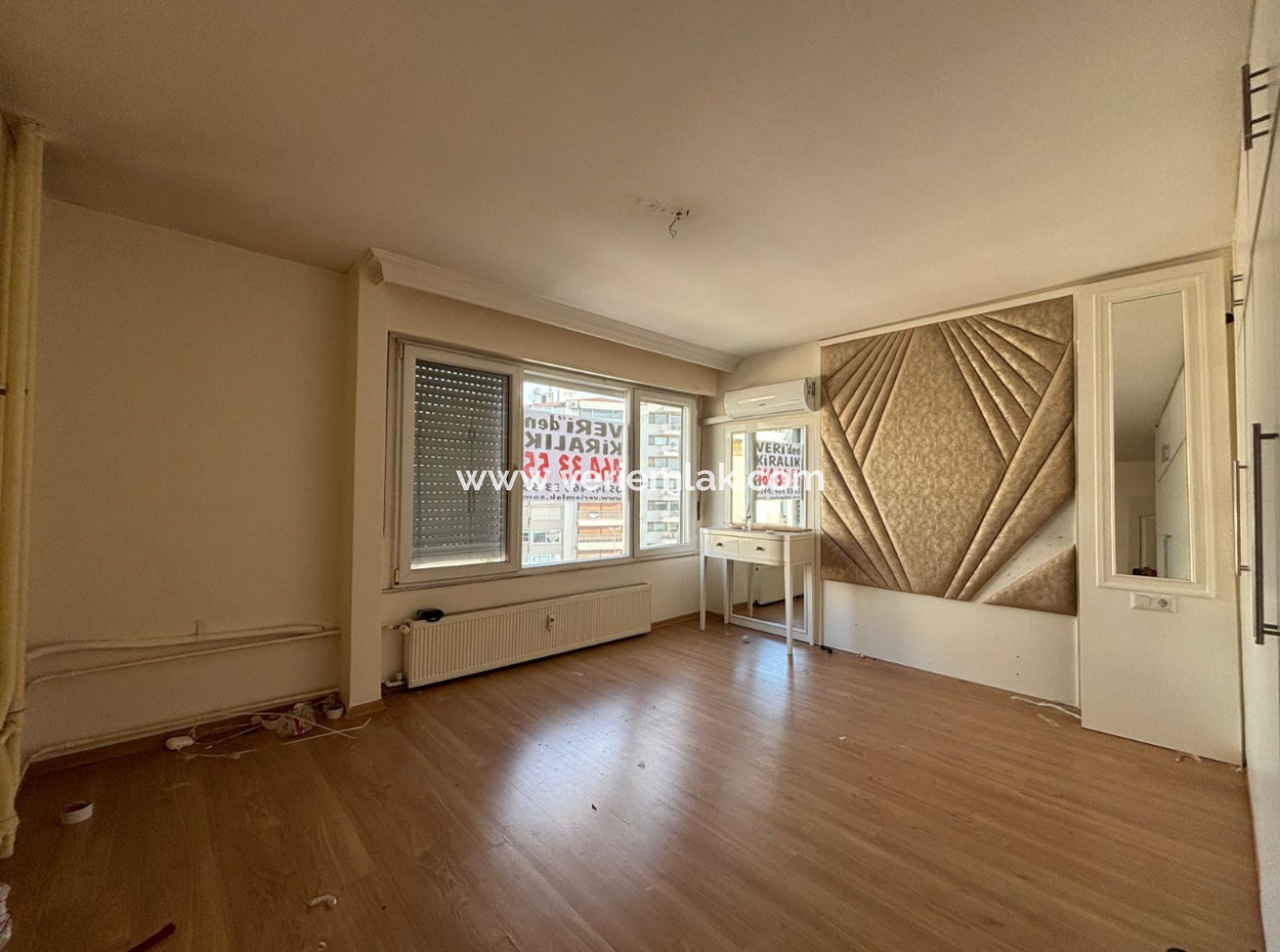 3 1 – 140 M² Flat For Rent In Alsancak – Cumhuriyet Boulevard, In A Gated Complex Close To The Promenade