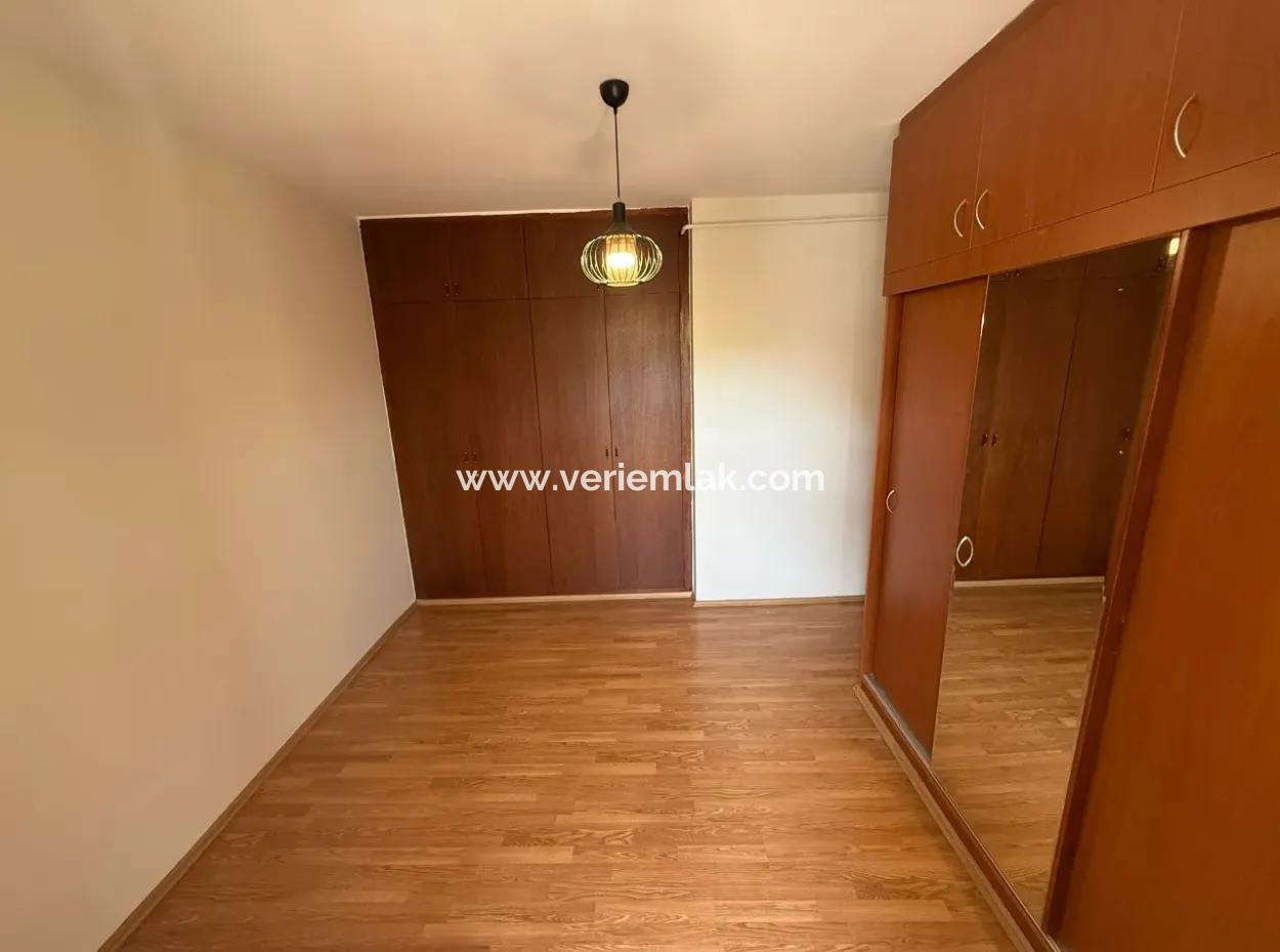 A Spacious Apartment Of 130 M² Located On The 7Th Floor In Tibaş Site, One Of The Most Prestigious Sites Of Izmir, Is For Rent!
