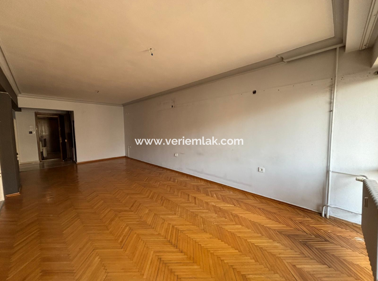 Flat For Rent Near Alsancak Talatpaşa 2 1 Elevator And Parking Lot.