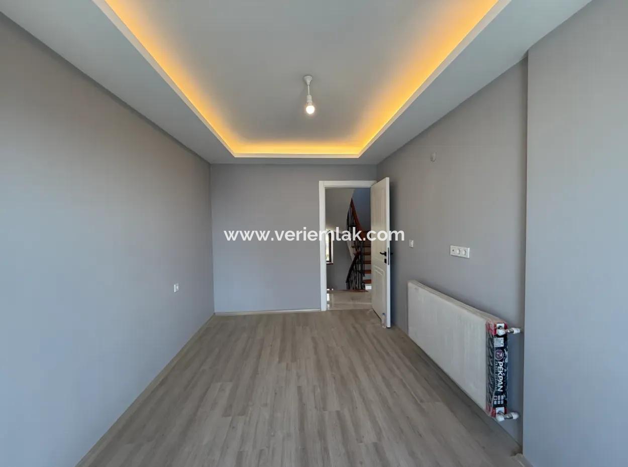 Sea View, Pool, Corner Detached Villa In Seferihisar Akarca Elmastaş