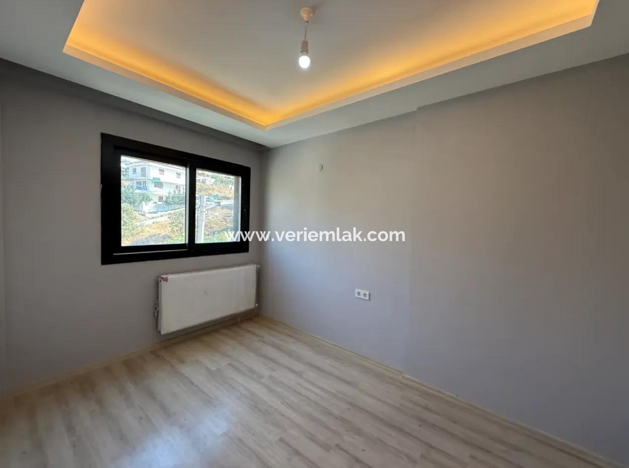 Sea View, Pool, Corner Detached Villa In Seferihisar Akarca Elmastaş