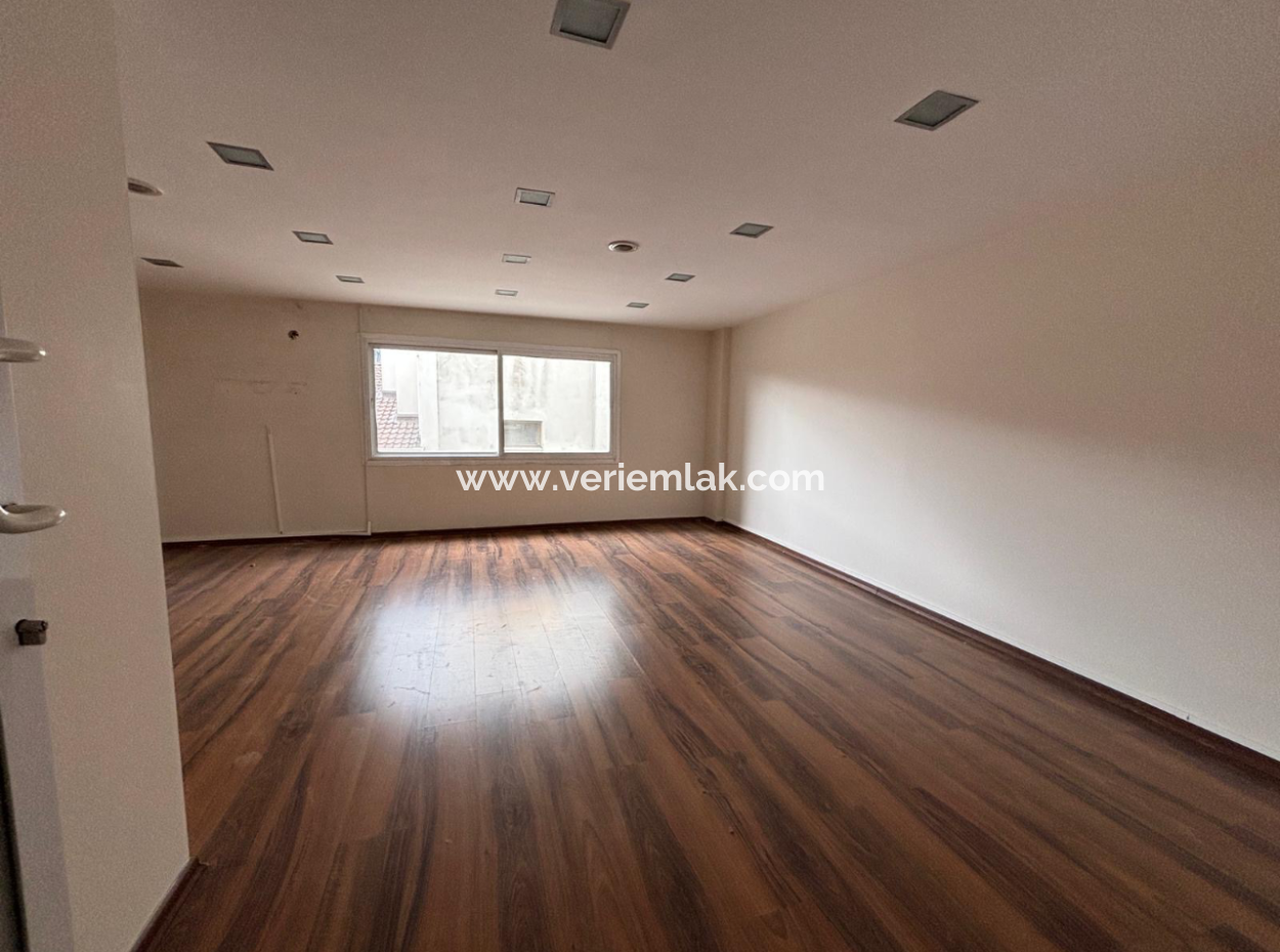 100 M2 Workplace For Rent On Alsancak Kıbrıs Şehitleri Street