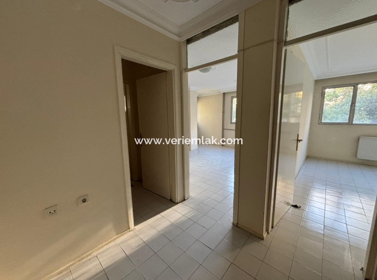 1 1 Apartment For Rent With Elevator Opposite Alsancak Private Health Hospital!