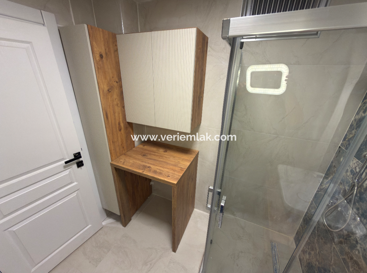 Near Göztepe Stadium On The Street With Full Renovation And Elevator Parking Lot