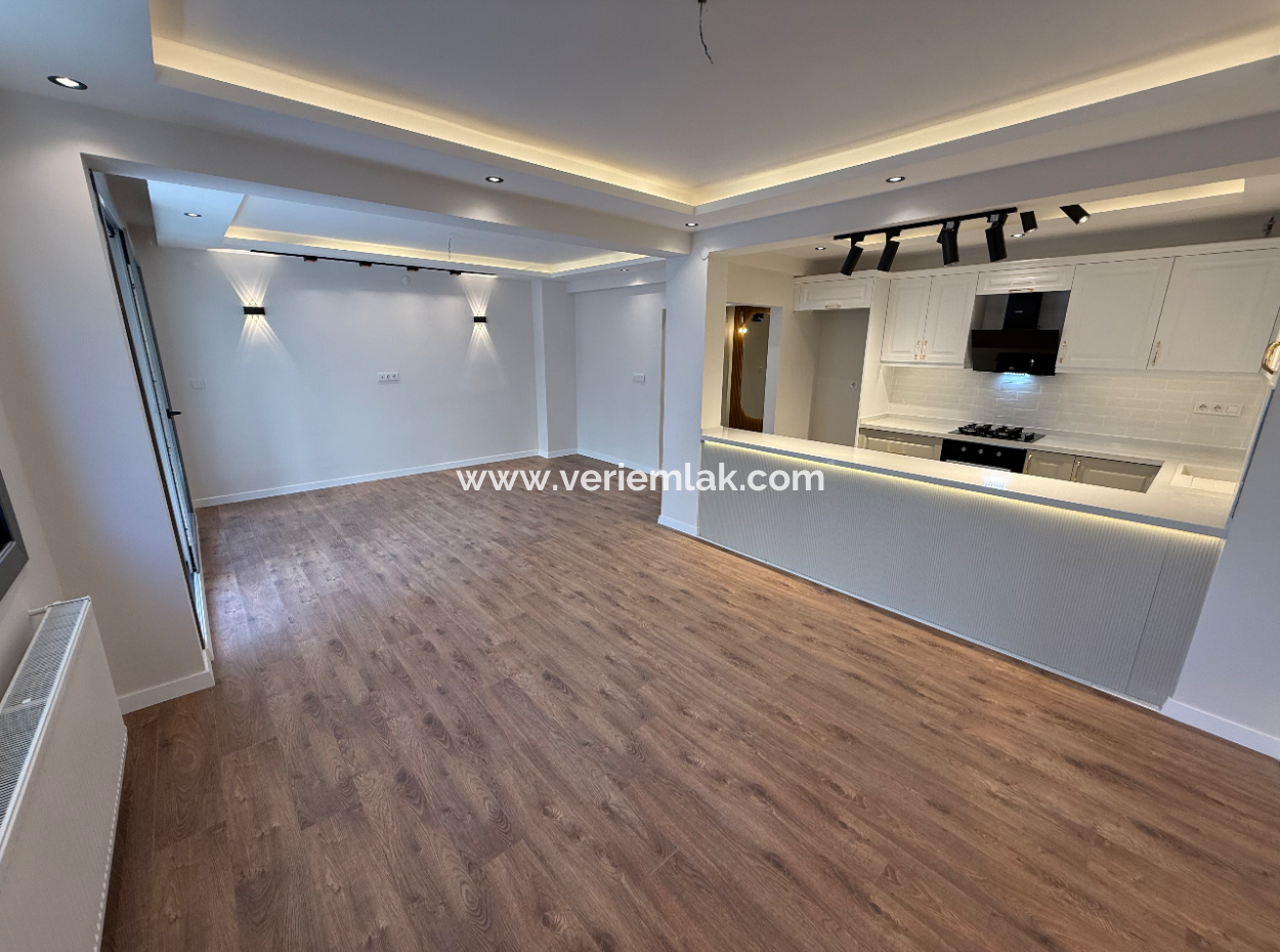 3 1 Fully Renovated Mezzanine Spacious Flat In The 2Nd Building On İnönü Street