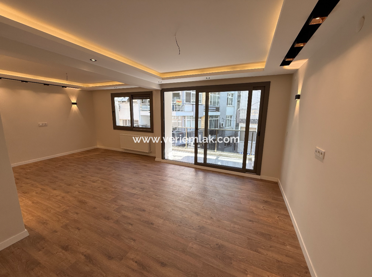 3 1 Fully Renovated Mezzanine Spacious Flat In The 2Nd Building On İnönü Street