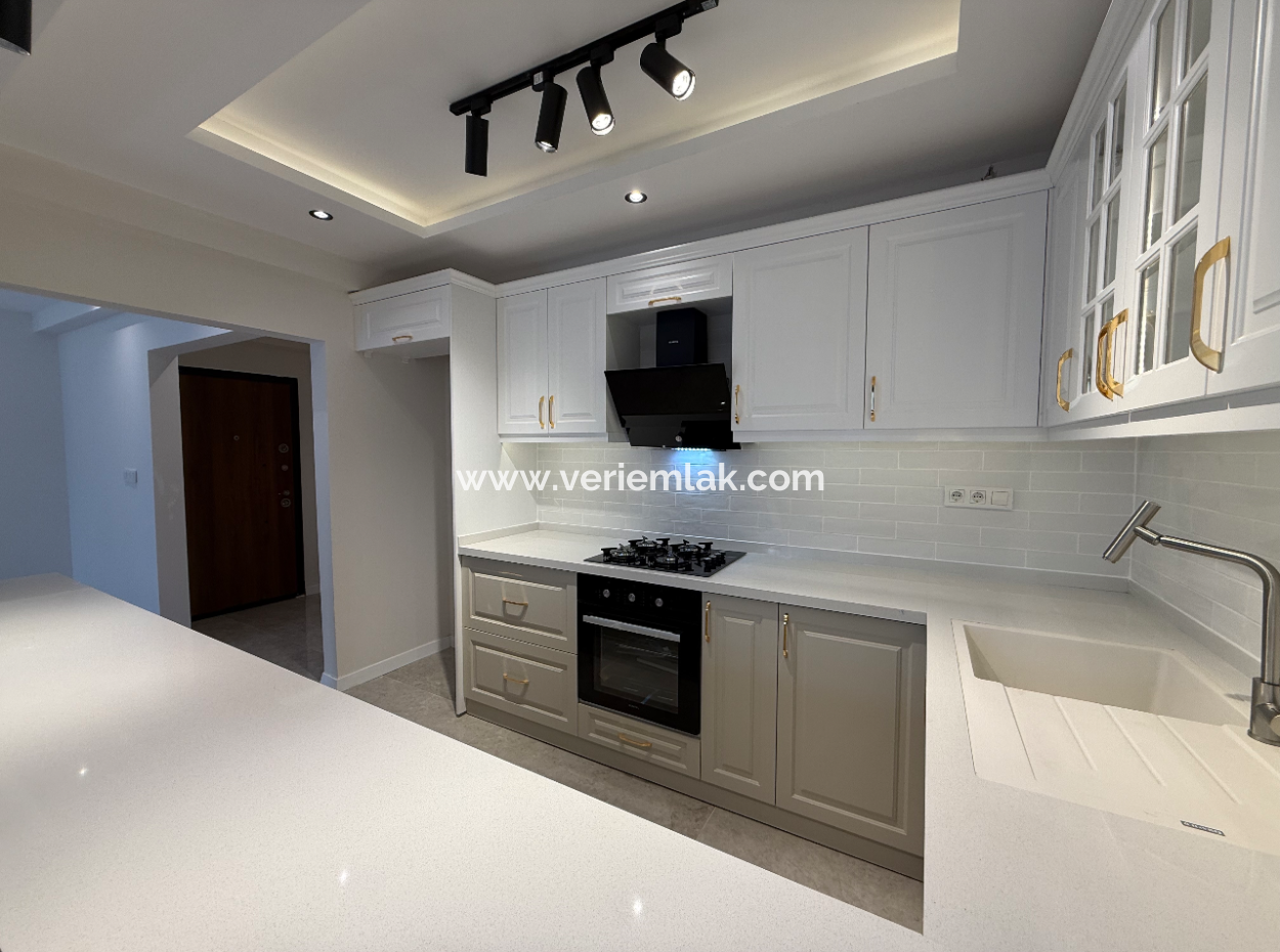 3 1 Fully Renovated Mezzanine Spacious Flat In The 2Nd Building On İnönü Street