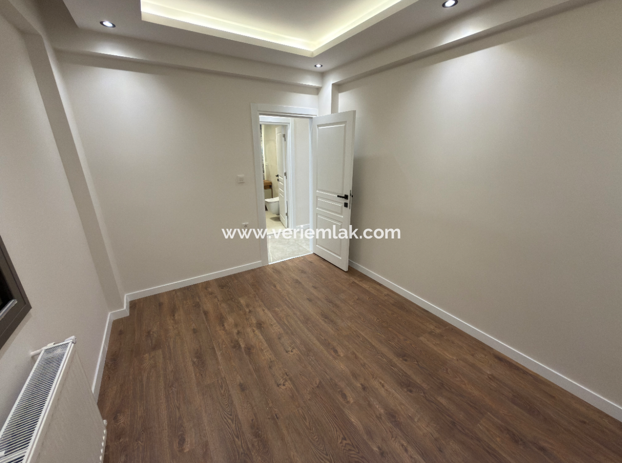 3 1 Fully Renovated Mezzanine Spacious Flat In The 2Nd Building On İnönü Street
