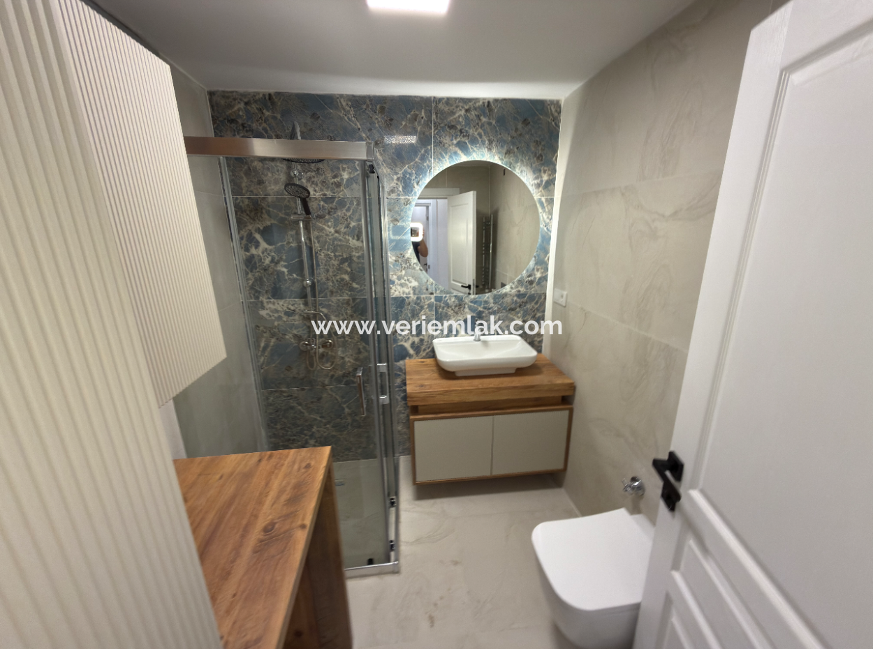 3 1 Fully Renovated Mezzanine Spacious Flat In The 2Nd Building On İnönü Street