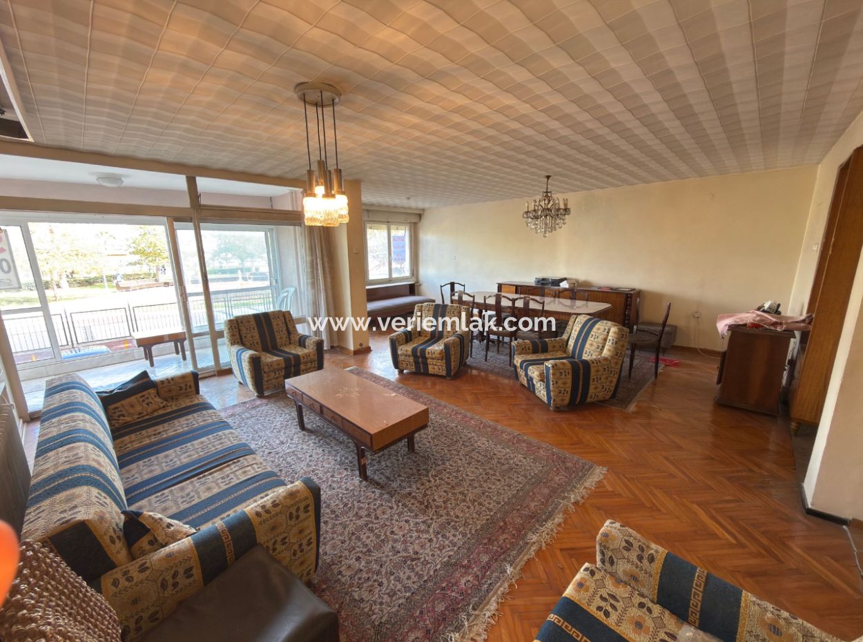 Mansion Flat With Corner Parking Lot In Küçükyali Quarantine Square Without Dark Room