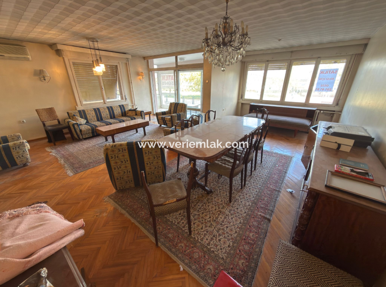 Mansion Flat With Corner Parking Lot In Küçükyali Quarantine Square Without Dark Room