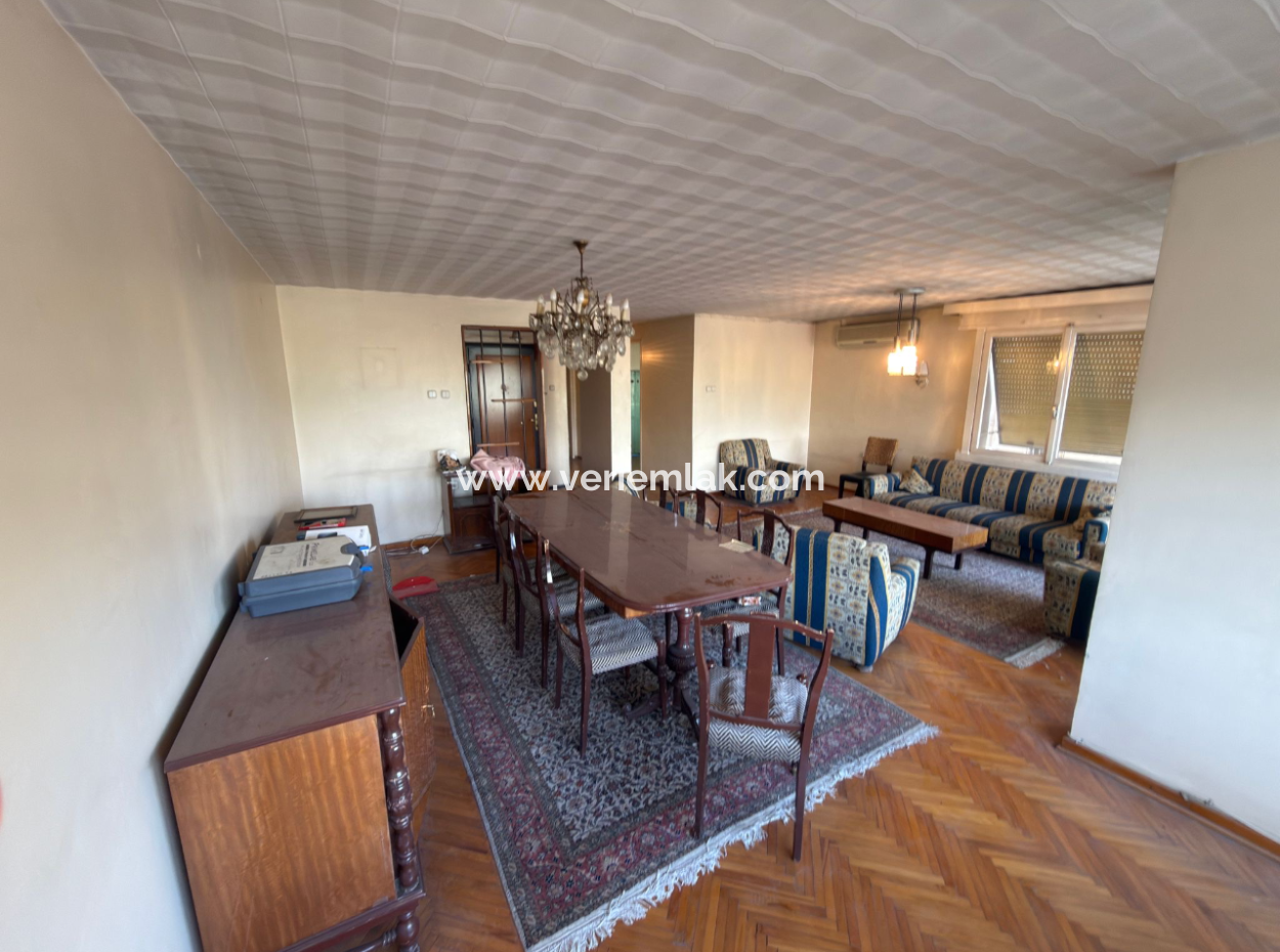 Mansion Flat With Corner Parking Lot In Küçükyali Quarantine Square Without Dark Room