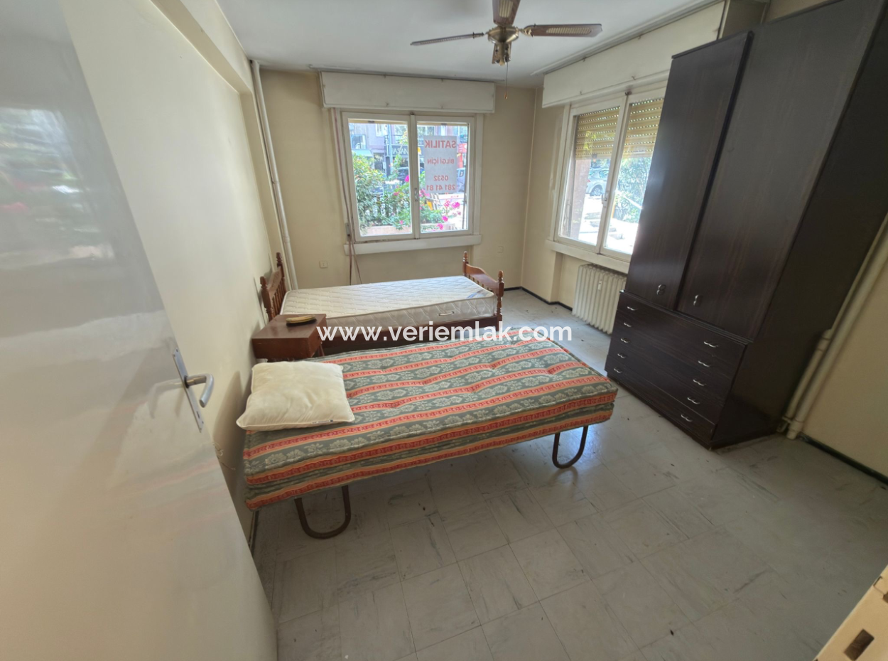 Mansion Flat With Corner Parking Lot In Küçükyali Quarantine Square Without Dark Room