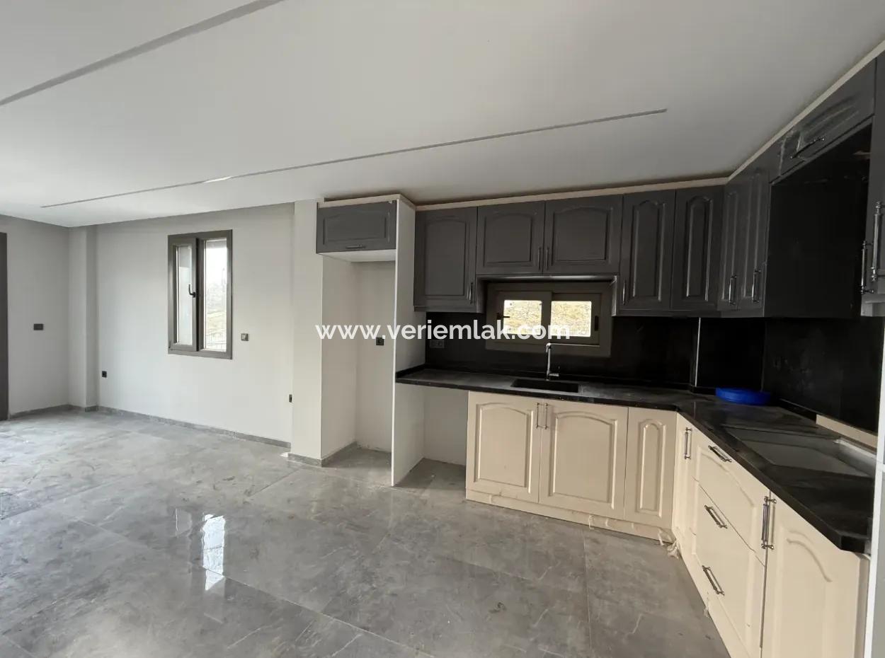 Villa With Garden Within Walking Distance To The Sea In Seferihisar Akarca