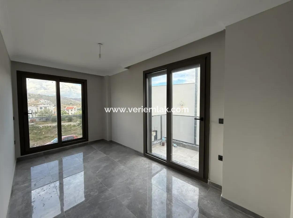 Villa With Garden Within Walking Distance To The Sea In Seferihisar Akarca