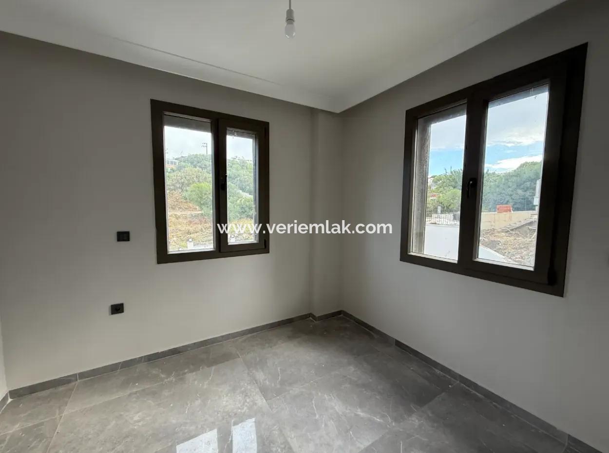 Villa With Garden Within Walking Distance To The Sea In Seferihisar Akarca