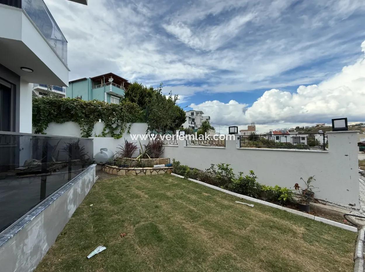 Villa With Garden Within Walking Distance To The Sea In Seferihisar Akarca