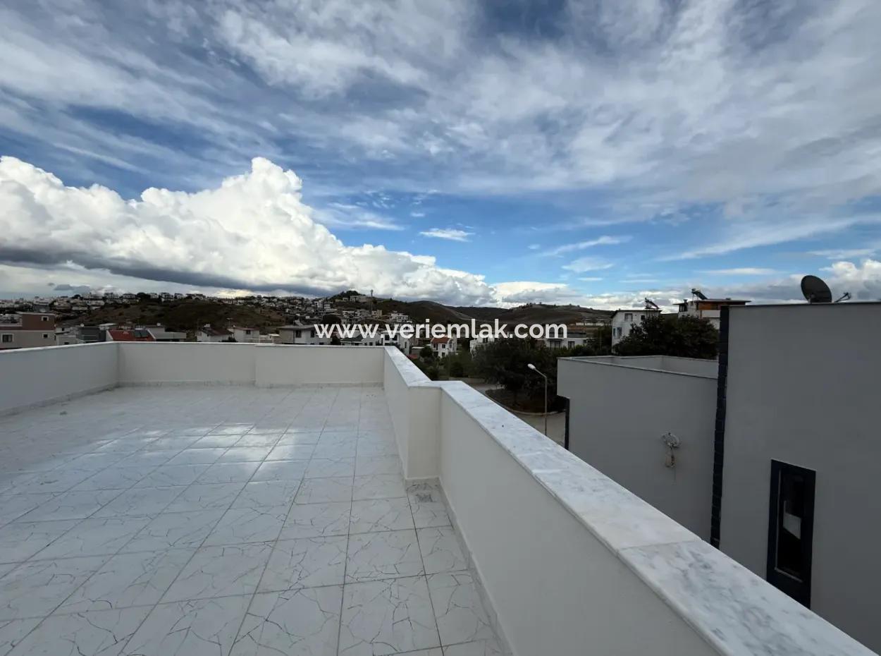 Villa With Garden Within Walking Distance To The Sea In Seferihisar Akarca