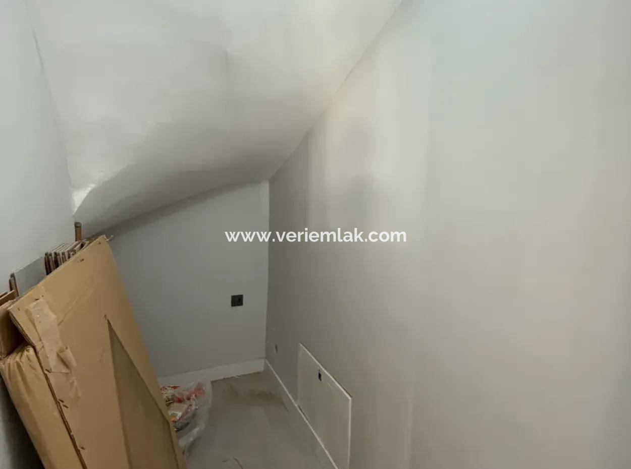 Centrally Location Villa For Sale In Seferihisar Çolakibrahimbey Neighborhood