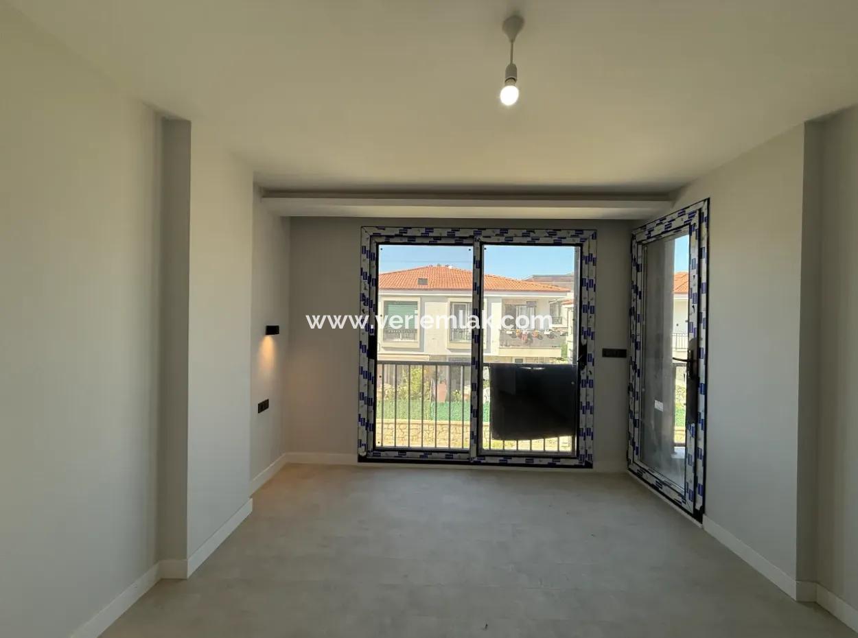 Centrally Location Villa For Sale In Seferihisar Çolakibrahimbey Neighborhood