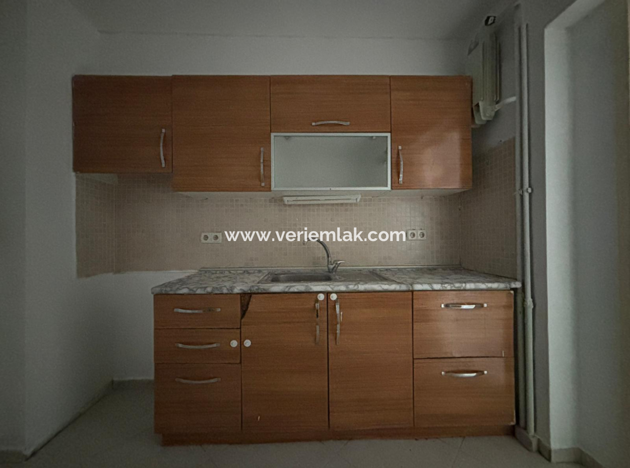 2Nd Floor 3 1 Workplace For Rent With Combined Elevator In Alsancak Cyprus Martyrs!