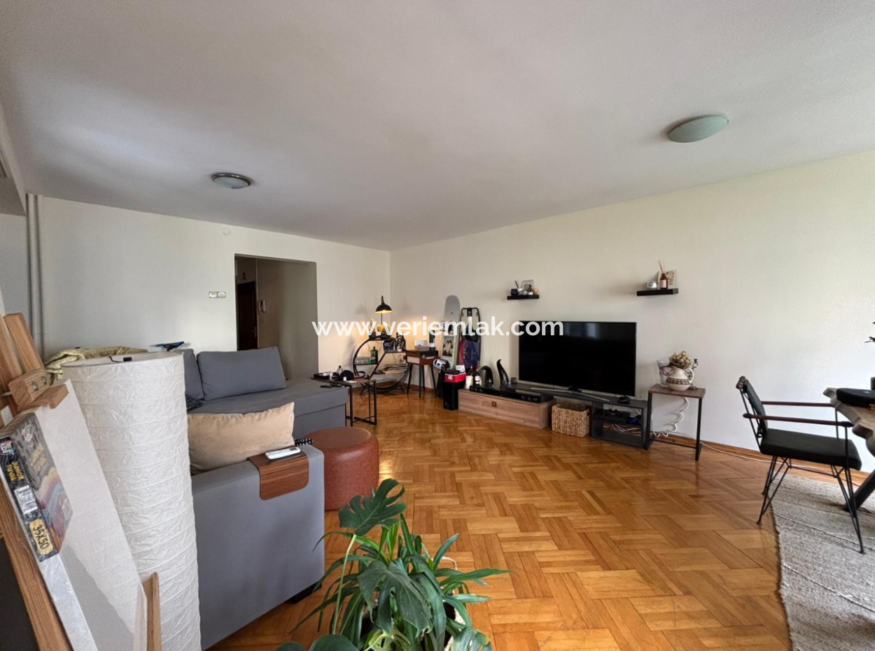 Alsancak Poet Eşref Boulevard 3 1 115M2 Flat For Rent!