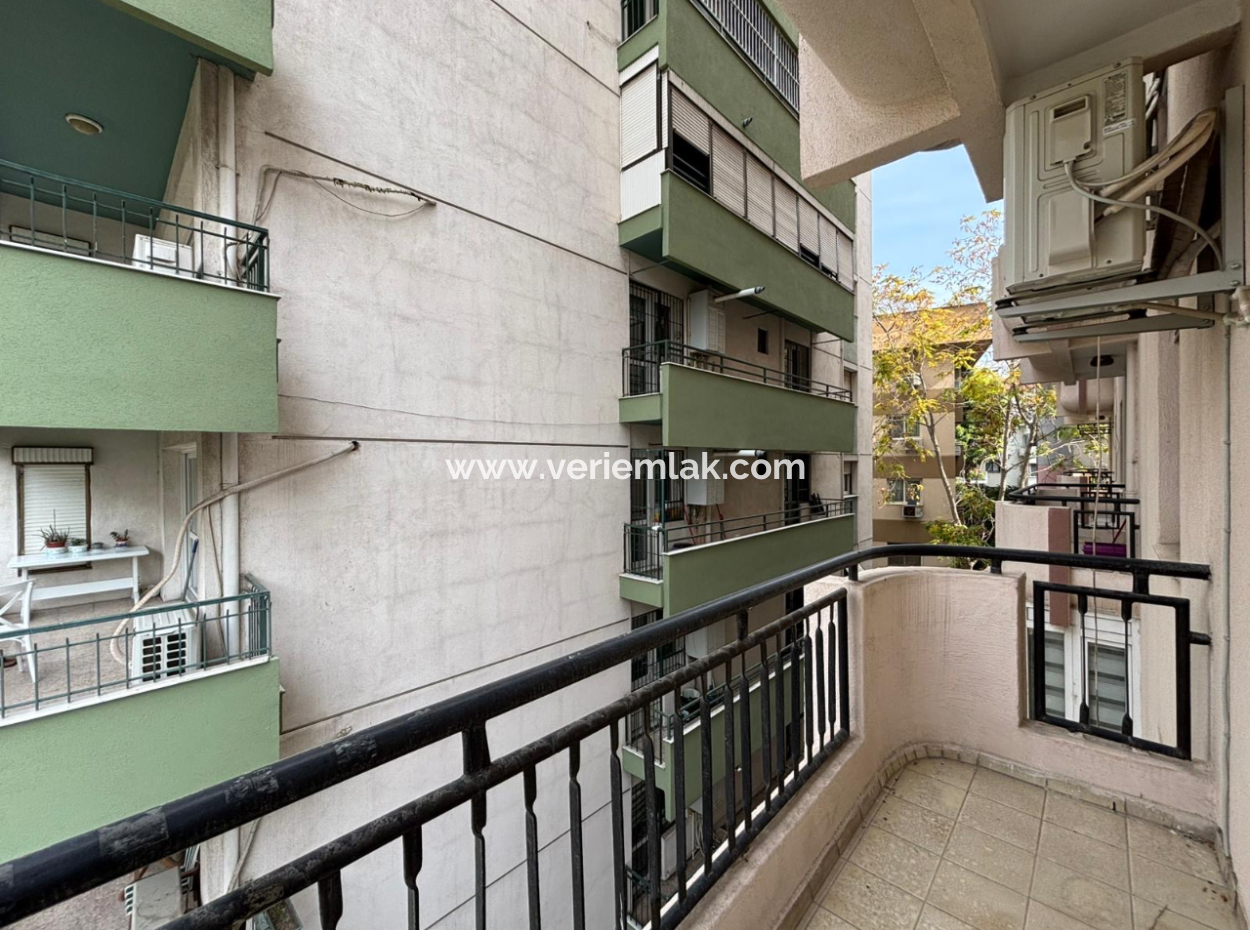 Alsancak Poet Eşref Boulevard 3 1 115M2 Flat For Rent!