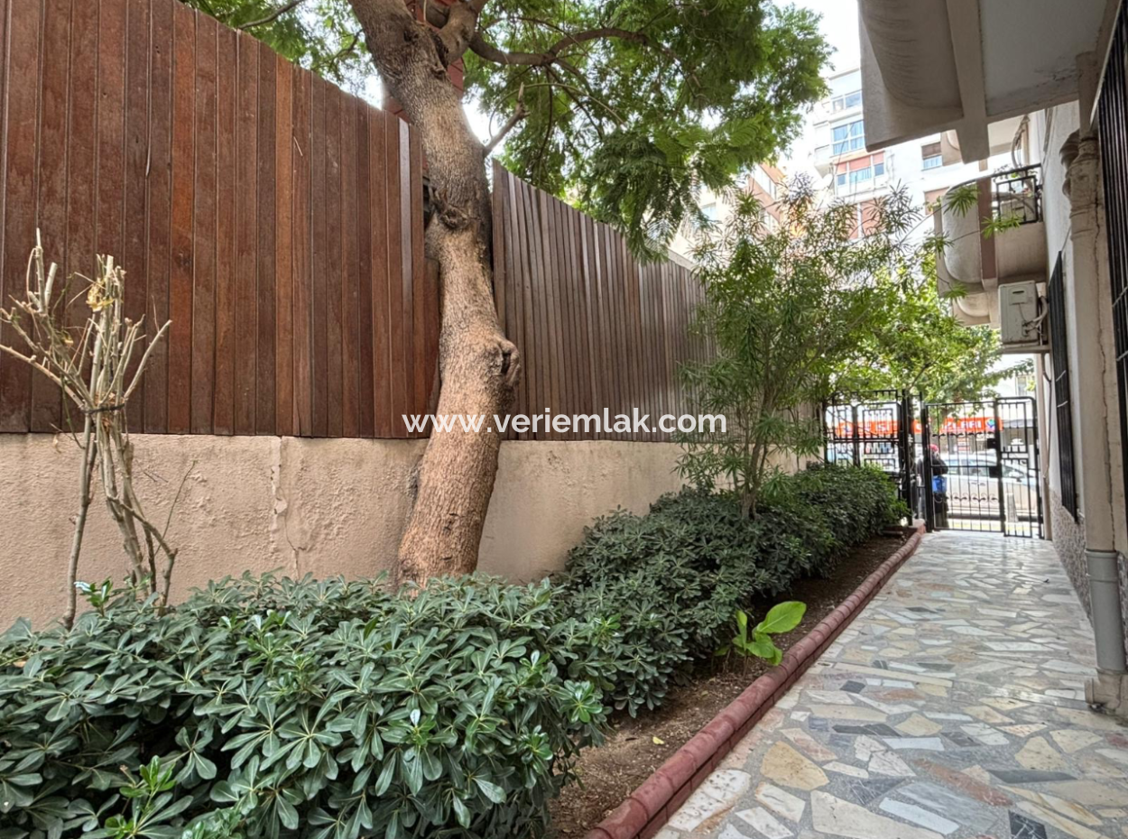 Alsancak Poet Eşref Boulevard 3 1 115M2 Flat For Rent!