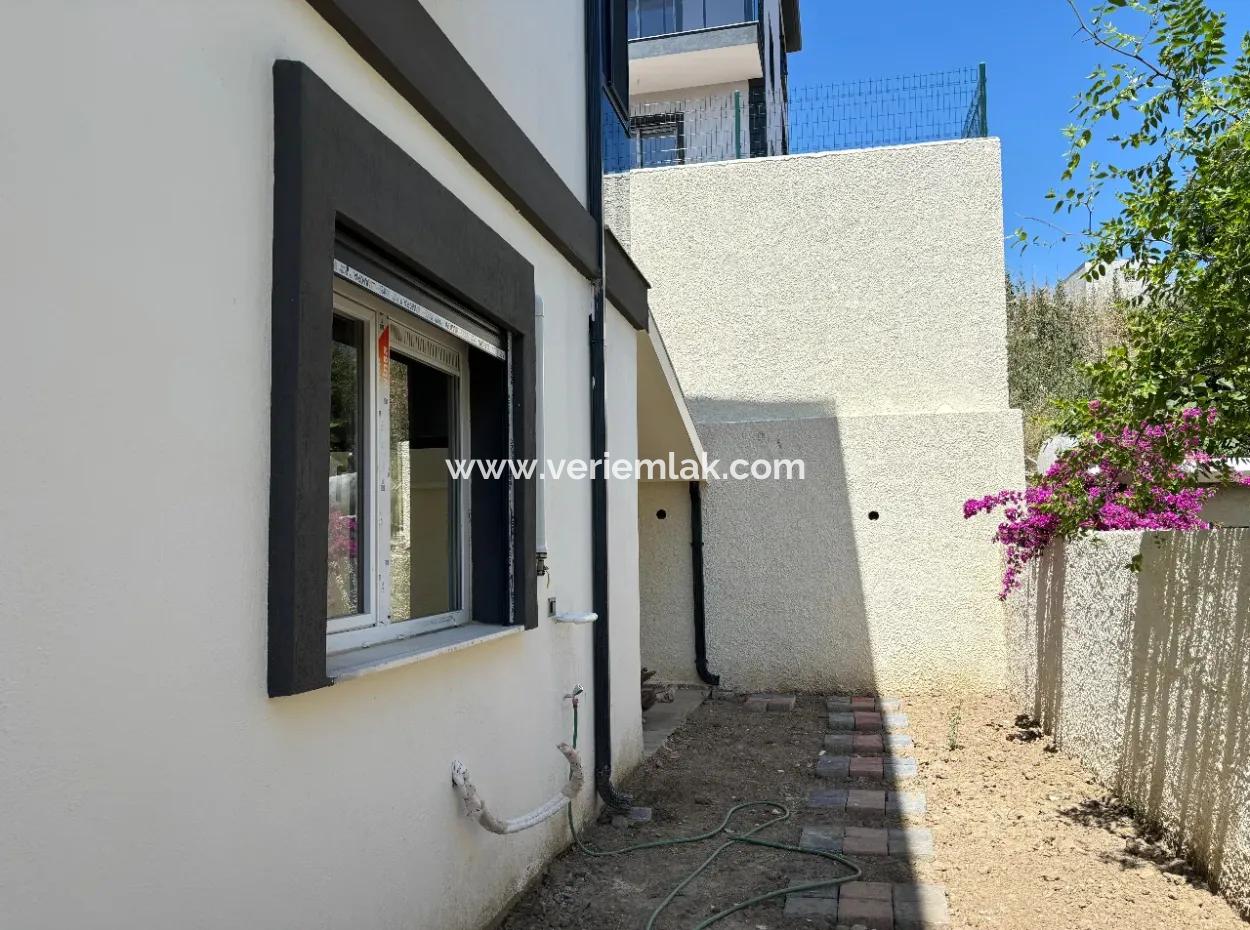 2 1 Flat For Rent With Garden Use And Warehouse In Seferihisar Gözsüzler