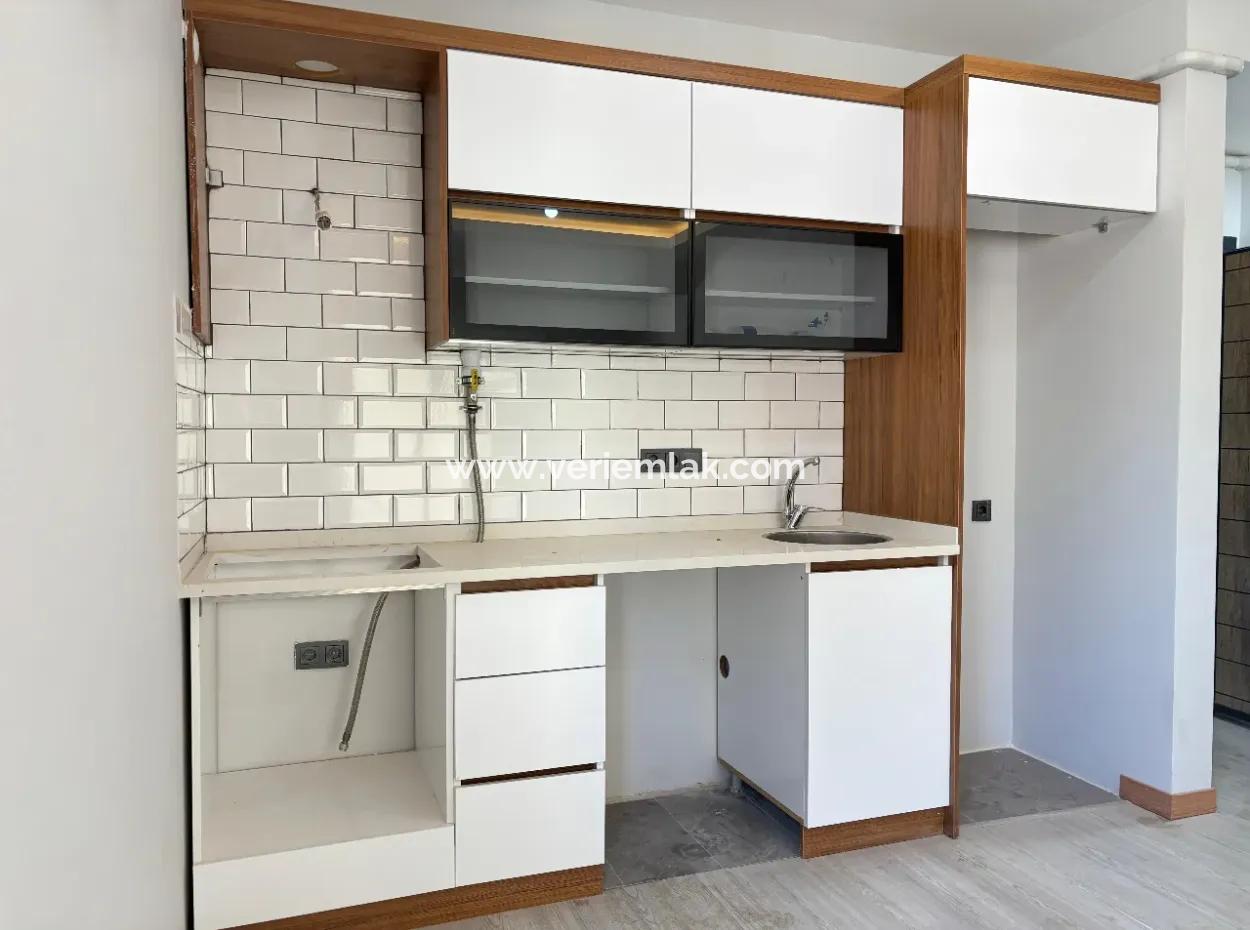 2 1 Flat For Rent With Garden Use And Warehouse In Seferihisar Gözsüzler