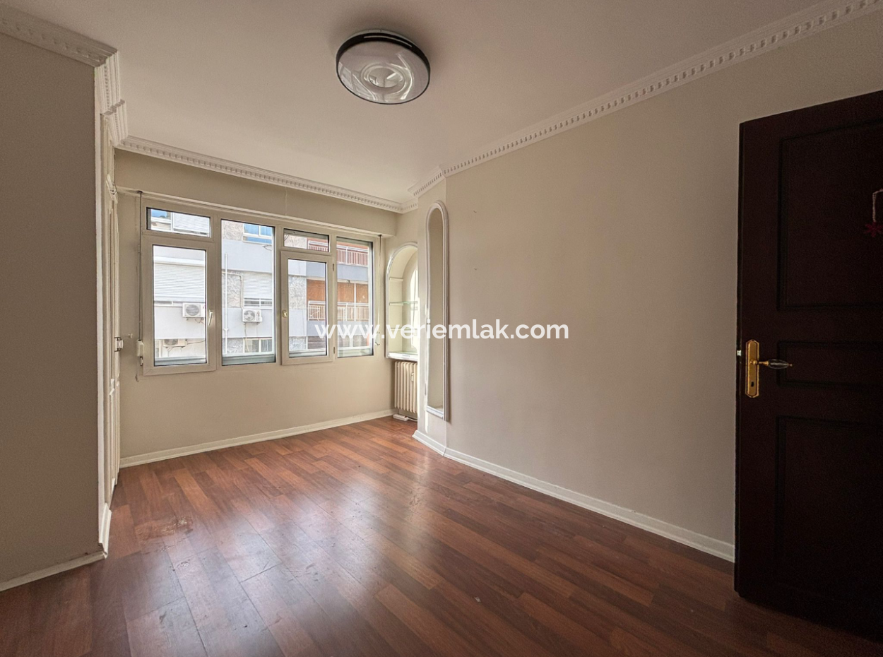 Alsancak Vasıf Çınarda Corner 2 1 6Th Floor Well-Kept Flat For Rent