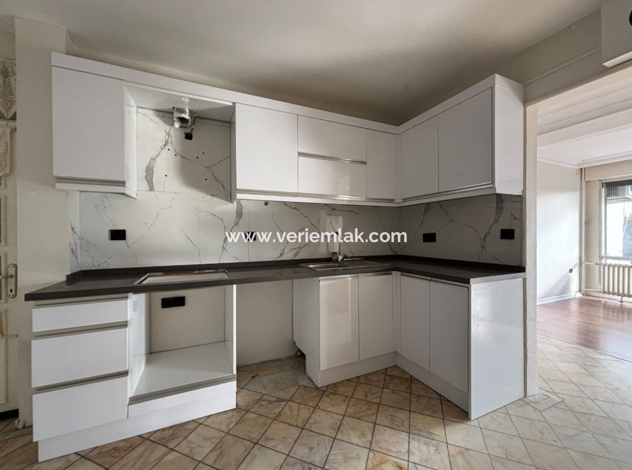 Alsancak Vasıf Çınarda Corner 2 1 6Th Floor Well-Kept Flat For Rent