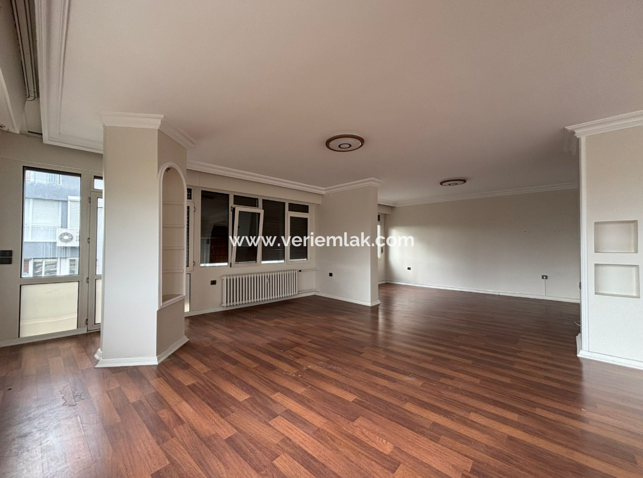 Alsancak Vasıf Çınarda Corner 2 1 6Th Floor Well-Kept Flat For Rent