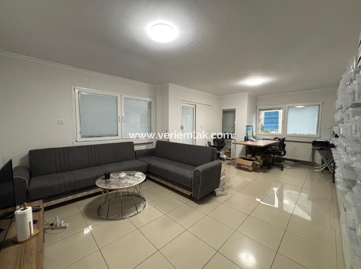 Alsancak Poet Eşrefte 1.Floor 3 1 Flat For Sale With Signboard!