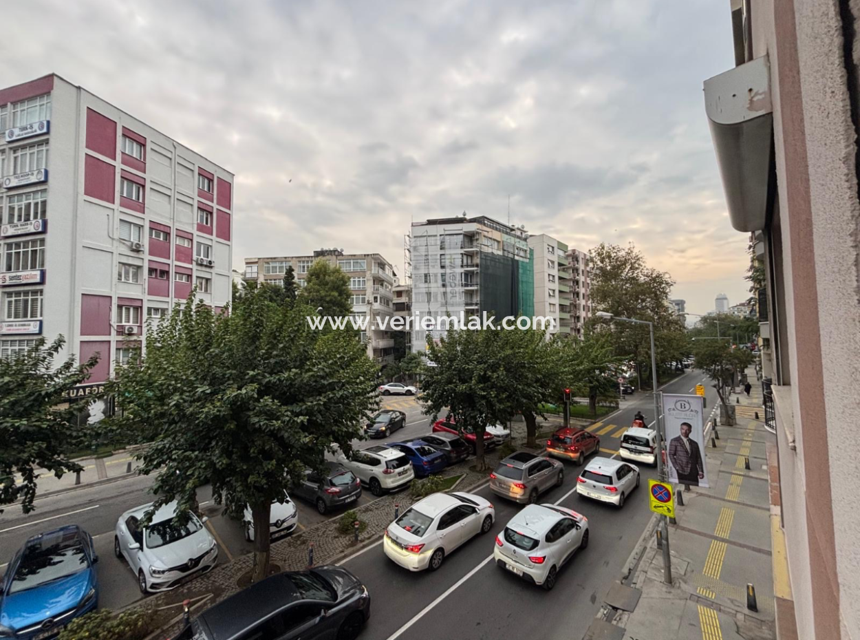 Alsancak Poet Eşrefte 1.Floor 3 1 Flat For Sale With Signboard!