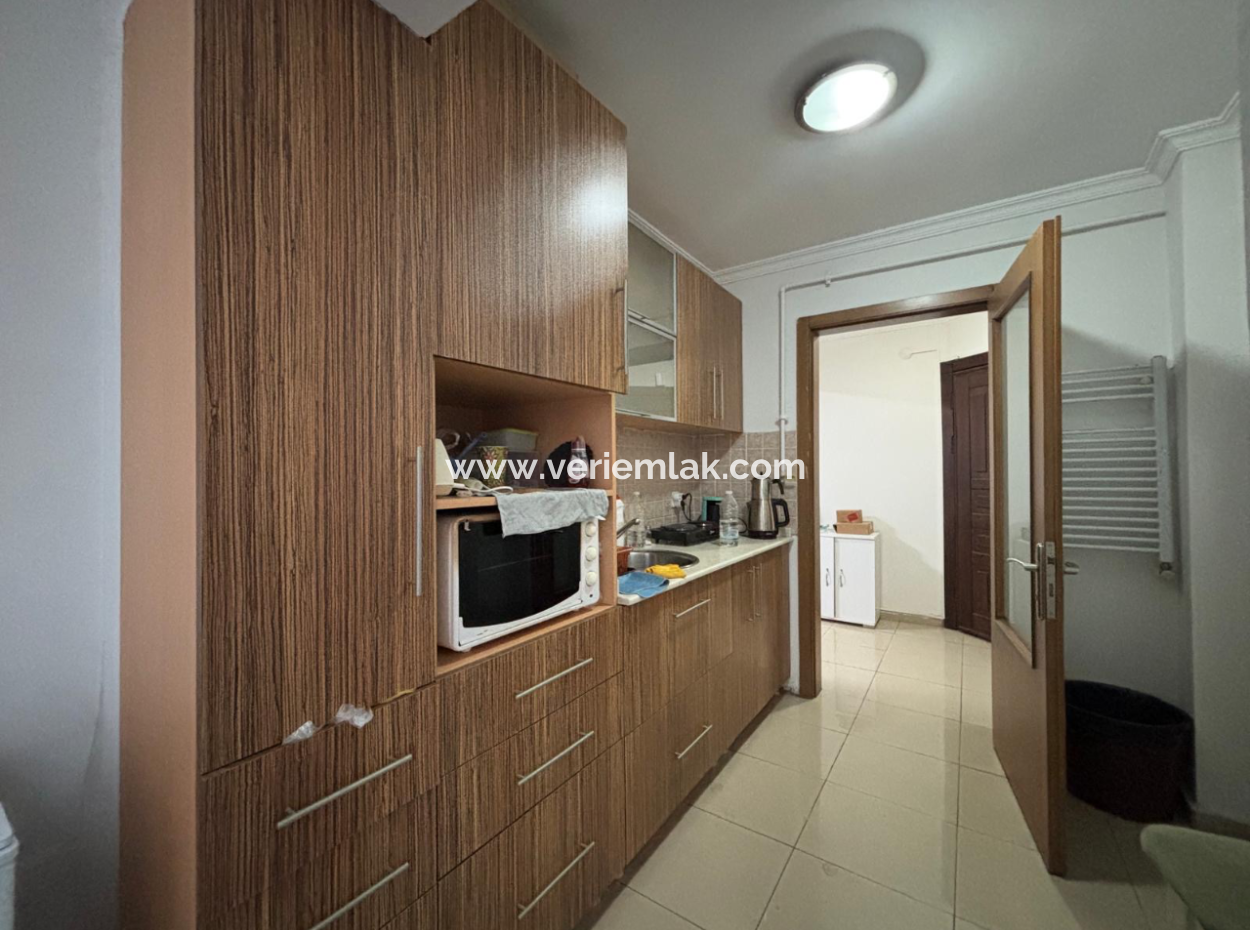 Alsancak Poet Eşrefte 1.Floor 3 1 Flat For Sale With Signboard!