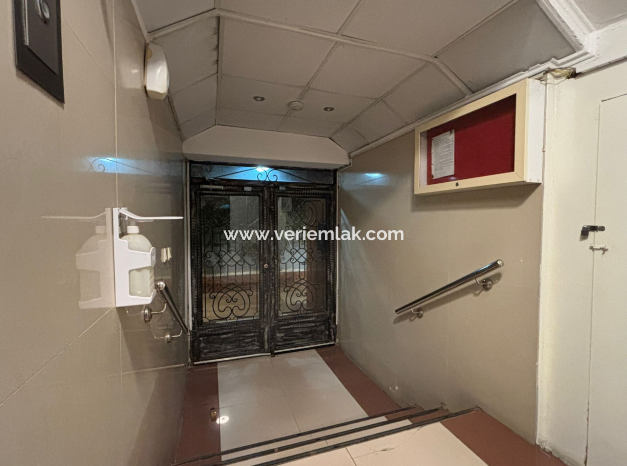 Alsancak Dünyagöz Opposite Furnished 3 1 130 M2 2. Floor Apartment For Rent!