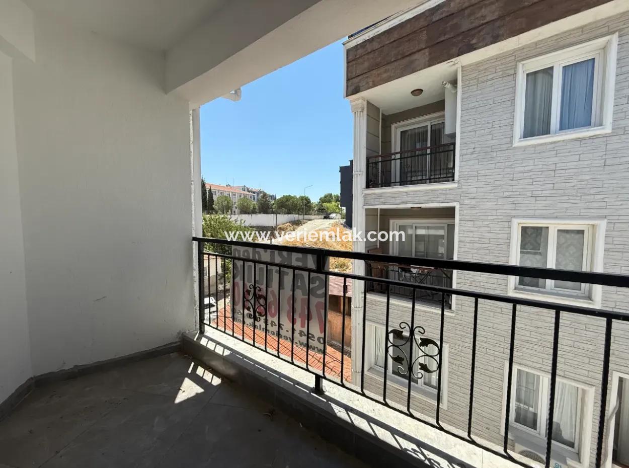 Near Seferihisar State Hospital, New, 1 1 Flat For Sale – With Indoor Parking, Balcony And Central Location