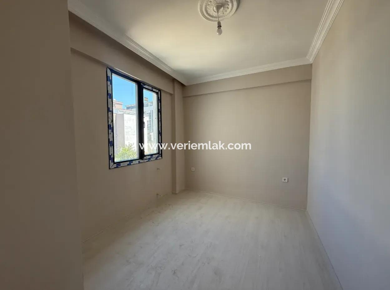 Near Seferihisar State Hospital, New, 1 1 Flat For Sale – With Indoor Parking, Balcony And Central Location