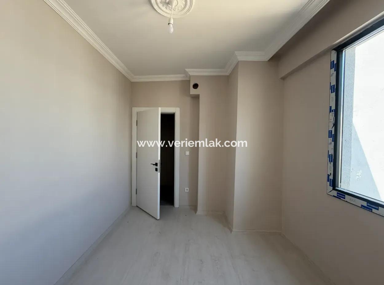 Near Seferihisar State Hospital, New, 1 1 Flat For Sale – With Indoor Parking, Balcony And Central Location